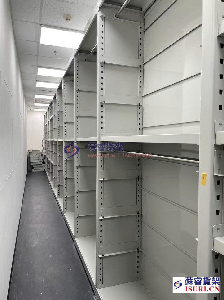 带侧板中A型层板货架｜精品零售后仓收边货架案例